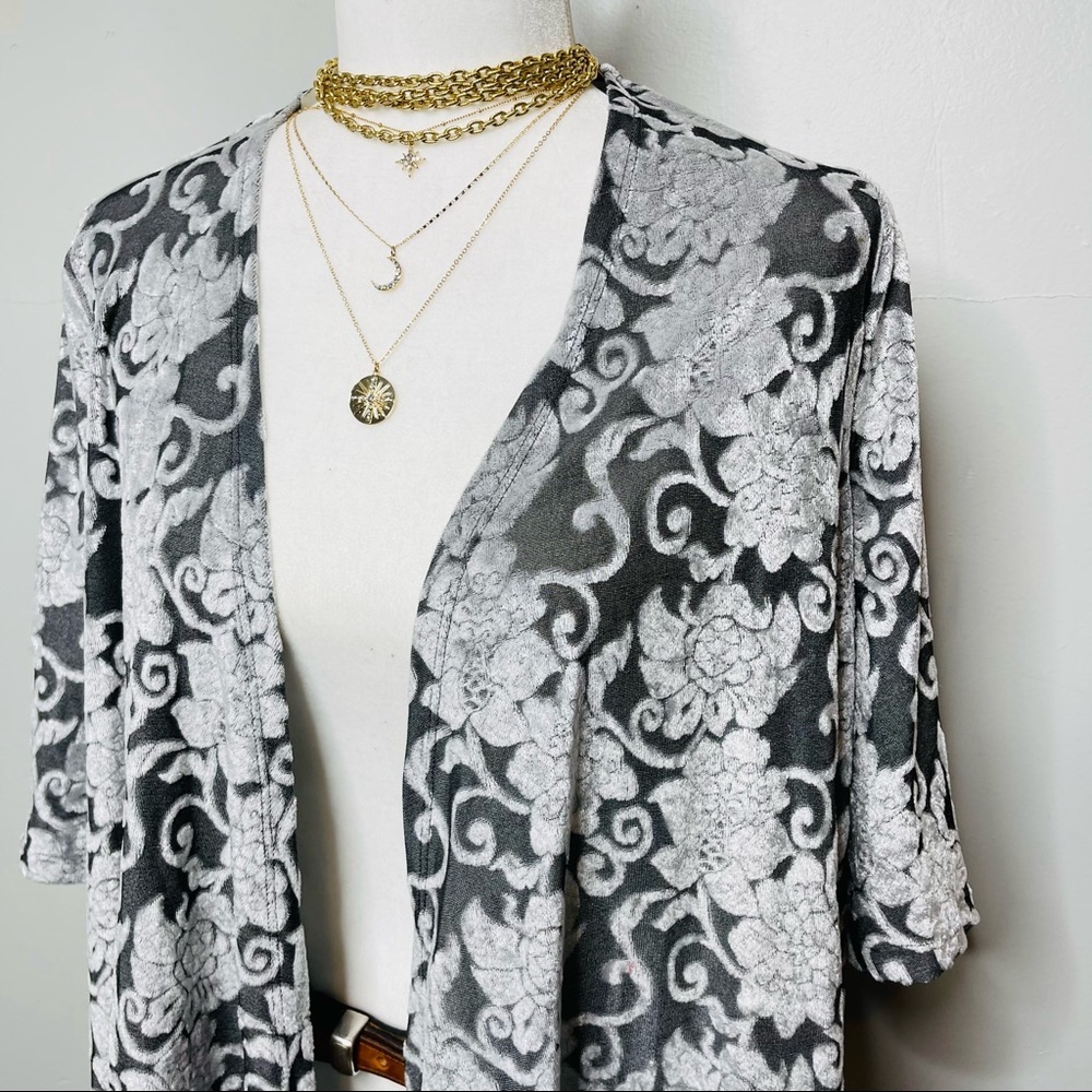 KNOX ROSE grey floral print velvet boho kimono cardigan